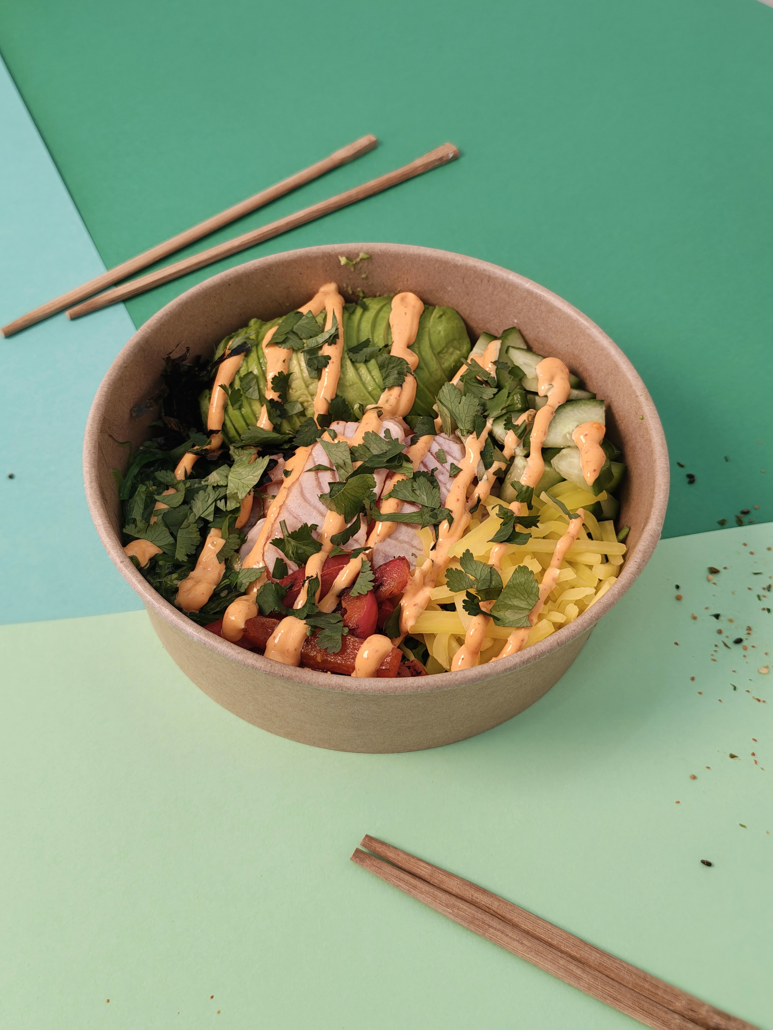 Bowl Low Carb - opiekane sashimi z łososia