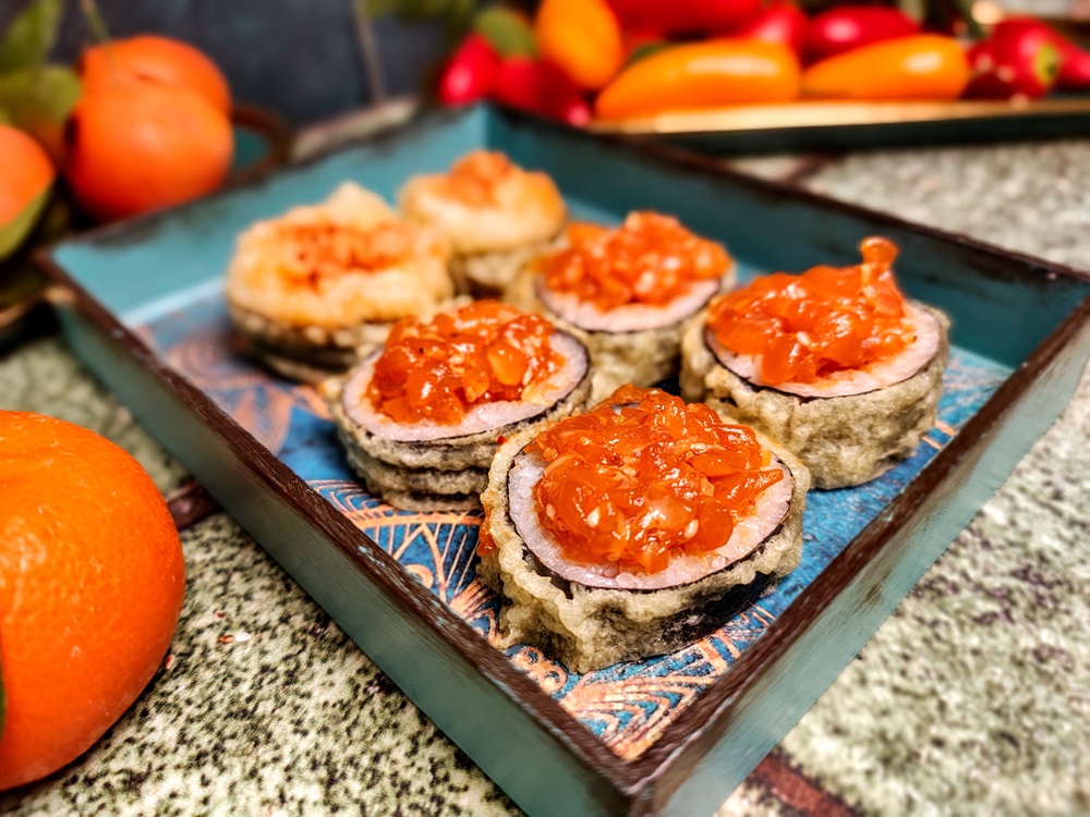 Futomaki w tempurze - z tatarem z łososia